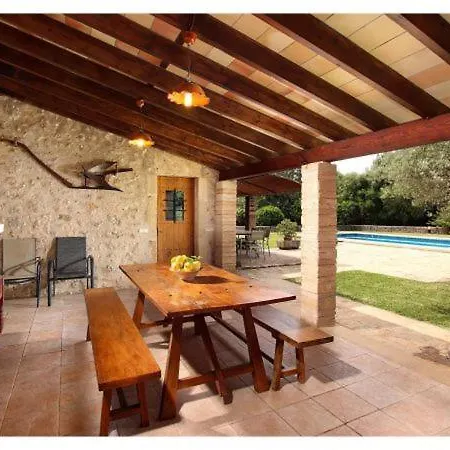 Villa Sleeps 6 With Pool Air Con And Wifi